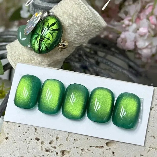 Born Pretty Green Cat Magnetic Gel Polish - Basil MY39 (10ml)
