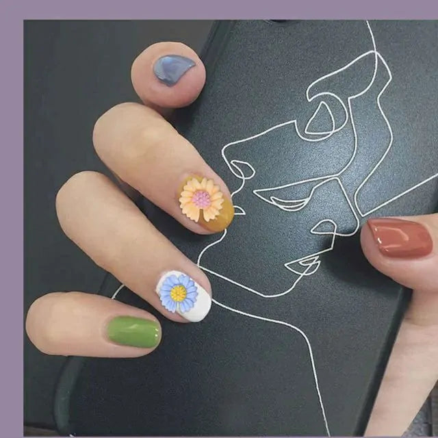 Daisy Flower Nail Charms