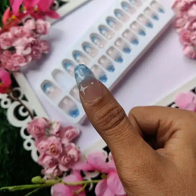 Glossy Cloud And Star Print Transparent Press On Nails (Set Of 24 Pc)