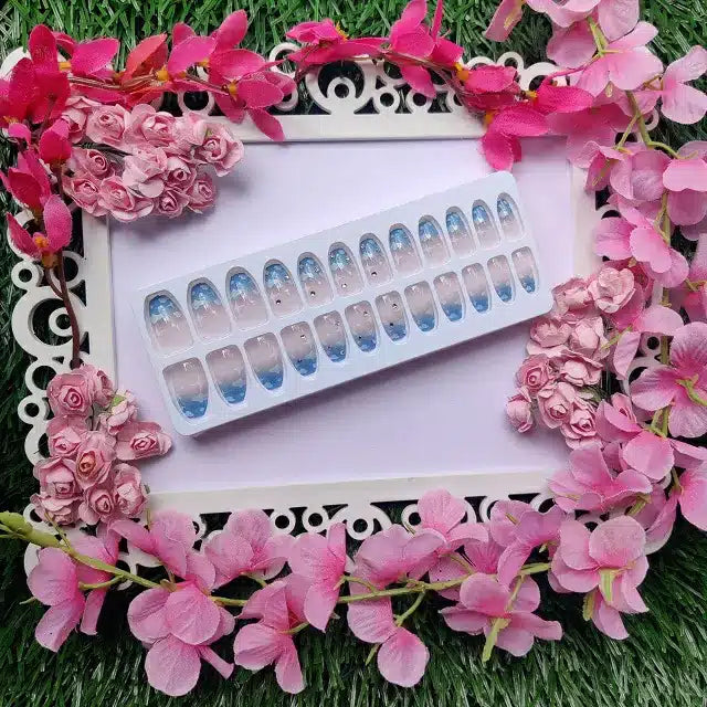 Glossy Cloud And Star Print Transparent Press On Nails (Set Of 24 Pc)