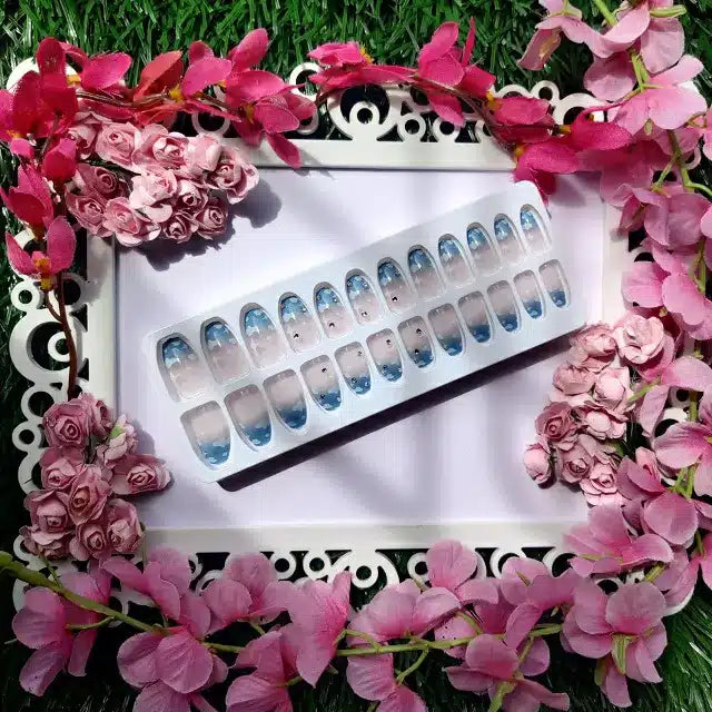 Glossy Cloud And Star Print Transparent Press On Nails (Set Of 24 Pc)