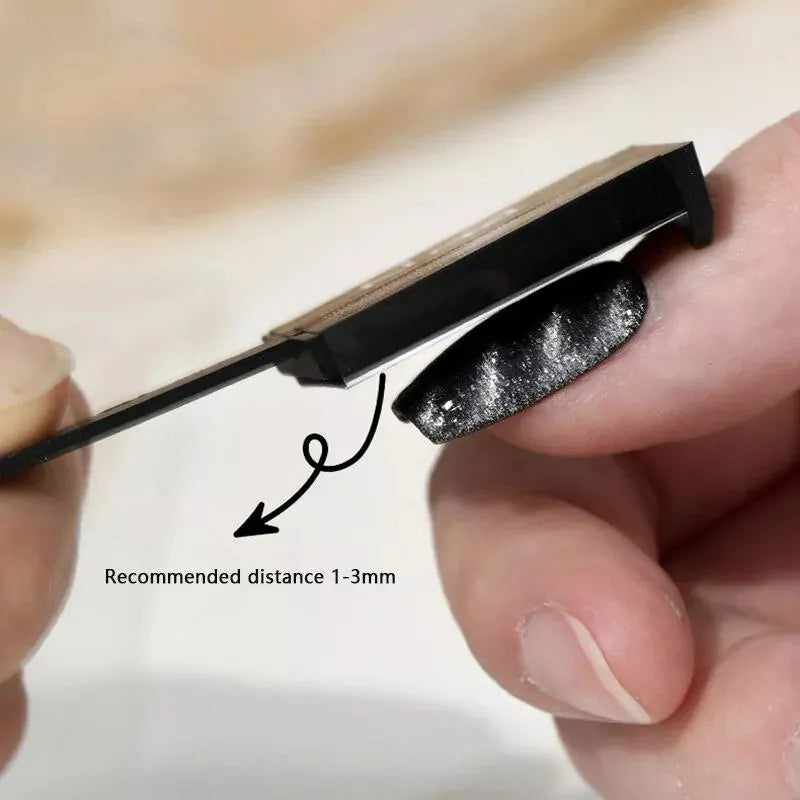 Nail Art Cat Eyes Heart Magnet